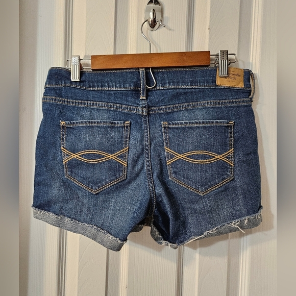 Abercombie & Fitch Distressed Shorts - Picture 5 of 6